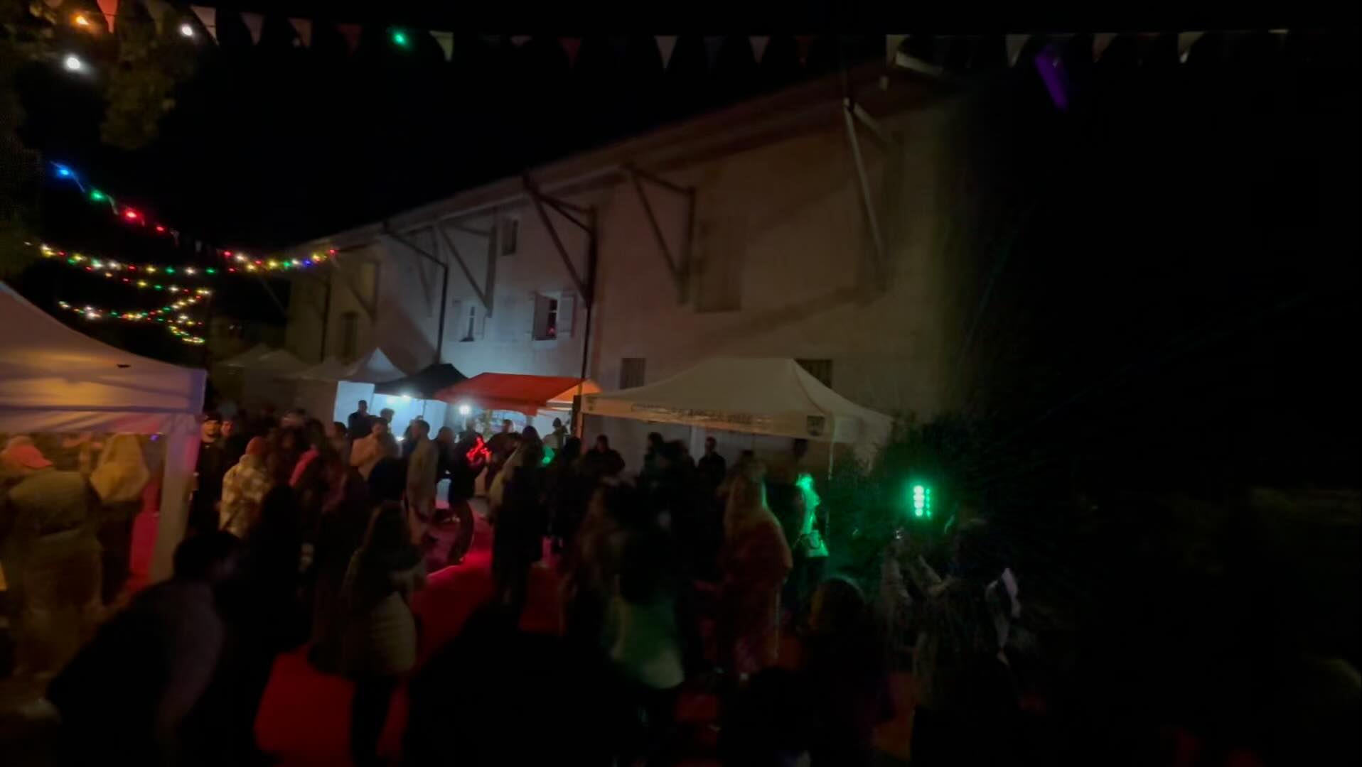 Le O’Baroule a pris racine au milieu du chemin de la Croix-de-Plomb pour le reste de la soirée!