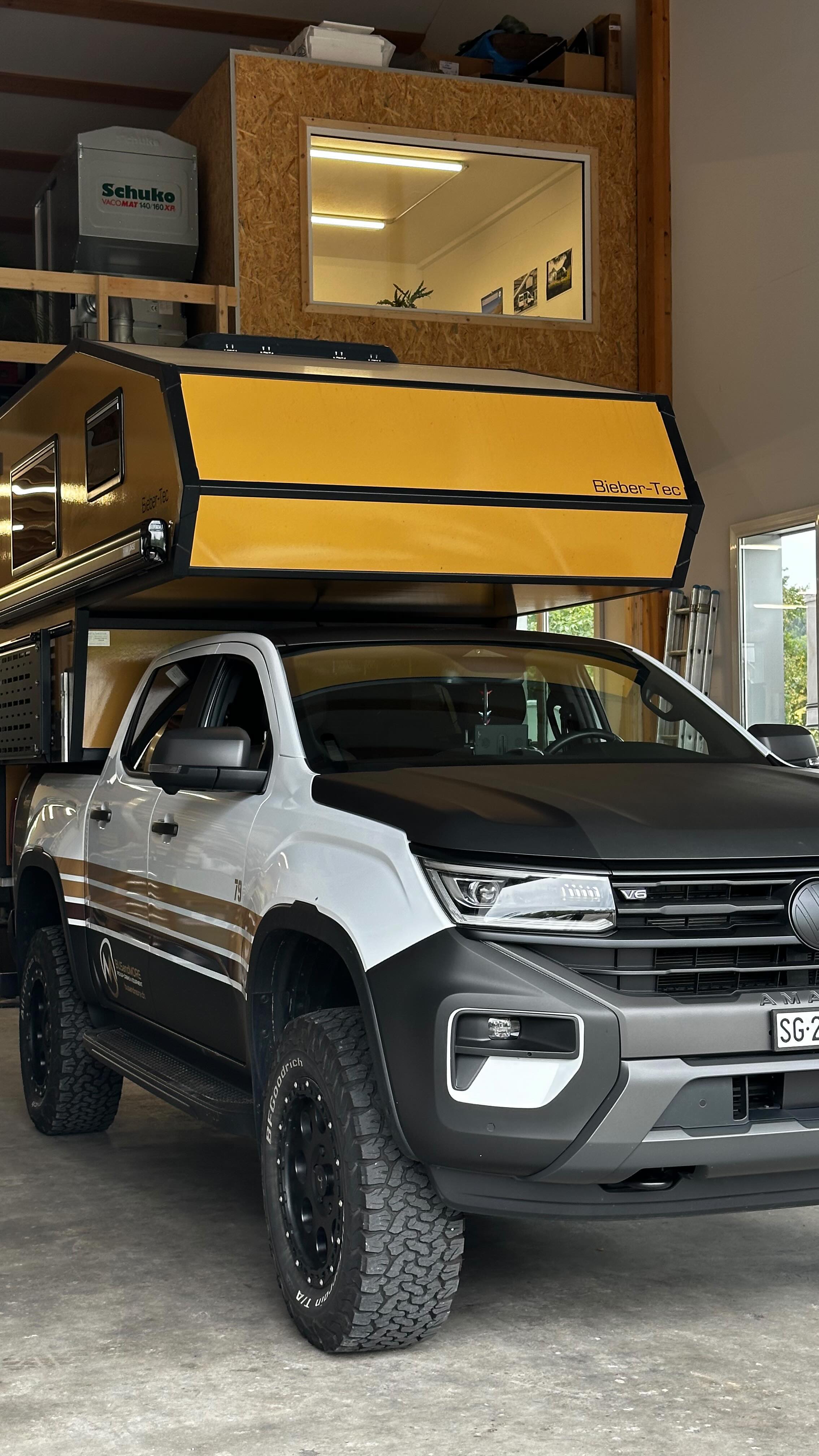 Nach langer Ausbauphase konnte diese Woche endlich die Hochzeit stattfinden🙌🏼🥳
Details zum Projekt folgen..
Für mich heisst es jetzt Bus packen und die Ferien geniessen.☀️⛰️🏝️
Bald gehts wieder los mit der nächsten Herausforderung😎 stay tuned!
#pickup #pickupcamper #vw #amarok #biebertec #cabin #swissedition #swissmade #camping #offroad