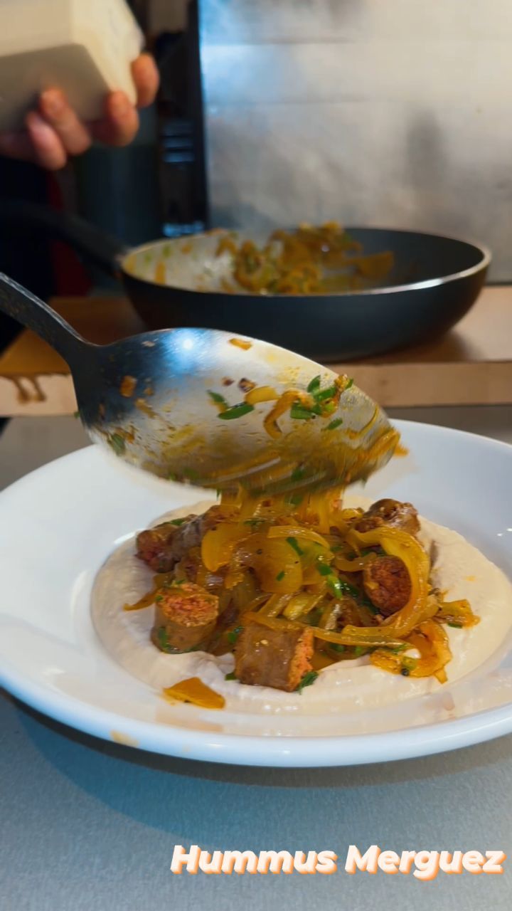 Hummus Merguez
Video by @deisybarbukov