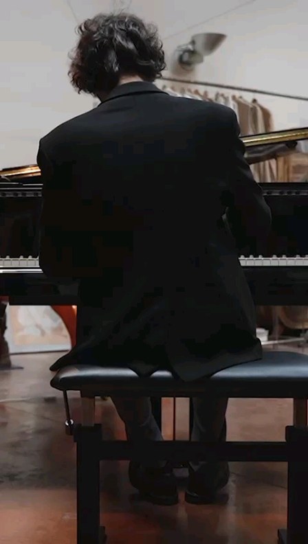 THE WIND OF CHANGE IS BLOWING
26.01.2024
thanks to all those who participated and also to those who would have liked to be there but couldn't.
Harmony Masters and Sensorial Guides
•@_alessio_masi
•@psicologo_cecchetti
•@marcofida65
•@claudiocannistrà
•@pierposo
•@francescotommasello
#thewindofchange #tanks #event #riccardorami #rrs #riccardoramistudio #design #project #fashion #textile