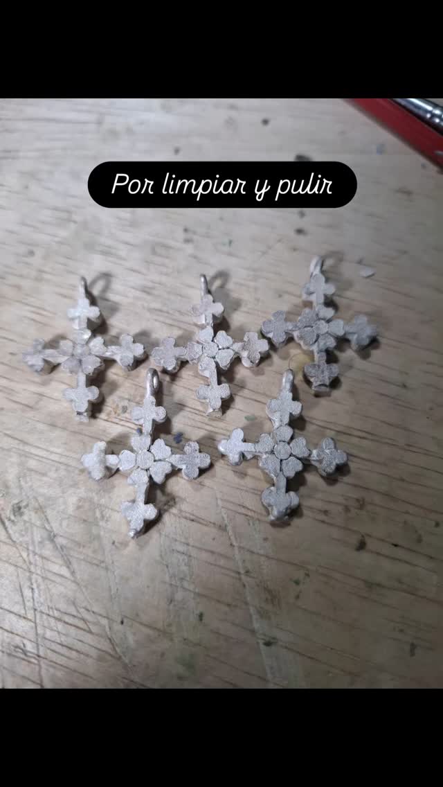 To finish
Por terminar
#joyeriamexicana #joyeria #jewelry #dijes #dije #joyeriaartesanal #viral #handmade #joyería