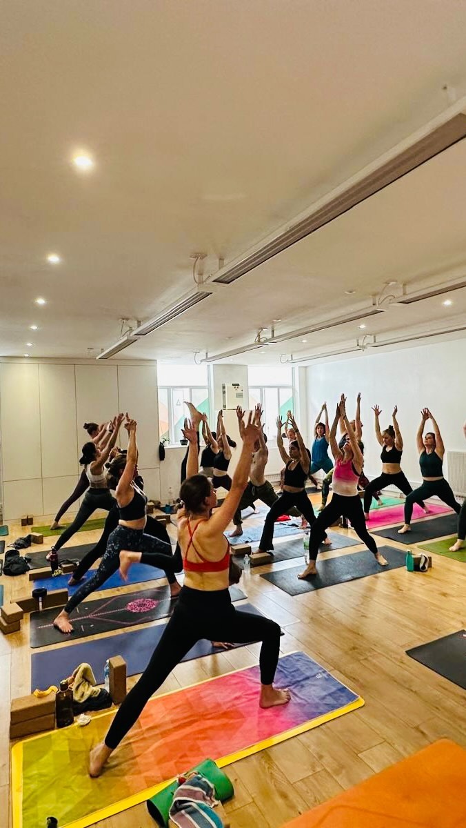 ∆ DHARMA ∆
.
Thank you so much Pam for leading todays Dharma Masterclass 🙏🏼 The energy you brought was totally lush.✨
.
Massive thank you to everyone that came 🙏🏼
.
.
.
#dharma #dharmamittra #dharmamittra #sridharmamittra #dharmamittralondon #dharmamasterclass #yoga #yogacommunity #yogis