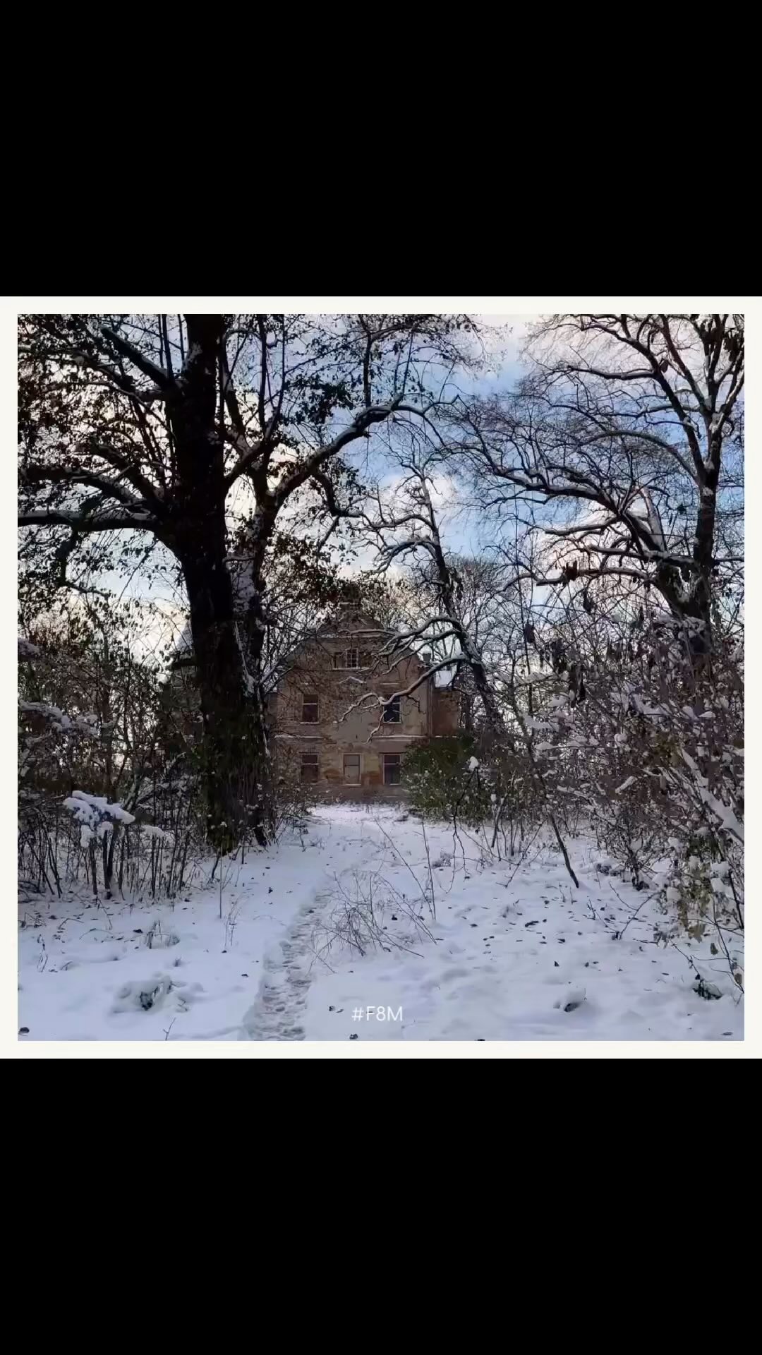 Fundacja 8Marca powstała by w innowacyjny sposób dawać drugie życie zapomnianym obiektom historycznym tak, żeby mogły dawać przykład i edukować jako lider potrójnej transformacji: społecznej, cyfrowej i ekologicznej.
Przed nami nowy rok, a to doskonała okazja do spisania postanowień na nadchodzące miesiące!
W 2024 chcemy:
1. Pracować dalej nad rozwojem konceptu kwesty / crowdfundingu dla zabytków i kultury.
Przygotowujemy kampanię edukacyjną, która pokaże dlaczego warto zaangażować się w tą formę finansowania, uzupełniając w ten sposób inwestycje realizowane dzięki dotacjom państwowym, europejskim, czy prywatnym.
2. Rozpocząć prace nad rozbudową oferty wolontariatu w Fundacji!
Jeśli interesujesz się środowiskiem, nauką, historią, architekturą, czy zabytkami, miej oczy otwarte, będziemy publikować ogłoszenia na naszych profilach tu na Instagramie a także na Facebooku i LinkedIn. 🤗
3. Przygotować nowy materiał w mediach społecznościowych. Więcej rolek i interaktywnych treści!
Jesteśmy otwarci na Twoje pomysły, jeśli chcesz dowiedzieć się czegoś na konkretny temat, daj nam znać!
4. Zaplanować kolejne ciekawe wydarzenia online i offline w których będziemy rozwijać tematy związane ze zrównoważoną transformacją dziedzictwa!
5. Chcemy także zakończyć prace nad nową wersją strony internetowej i oficjalnie oddać ją do Waszego użytku!
Poza realizacją naszych postanowień, nieustająco pracujemy nad już rozpoczętymi i nowymi projektami.
To będzie kolejny pracowity rok!
*
*
*
#2024 #newyear #resolutions #postanowienianoworoczne #fundacja8marca #innovationmanor #zabytki #architecture #heritage