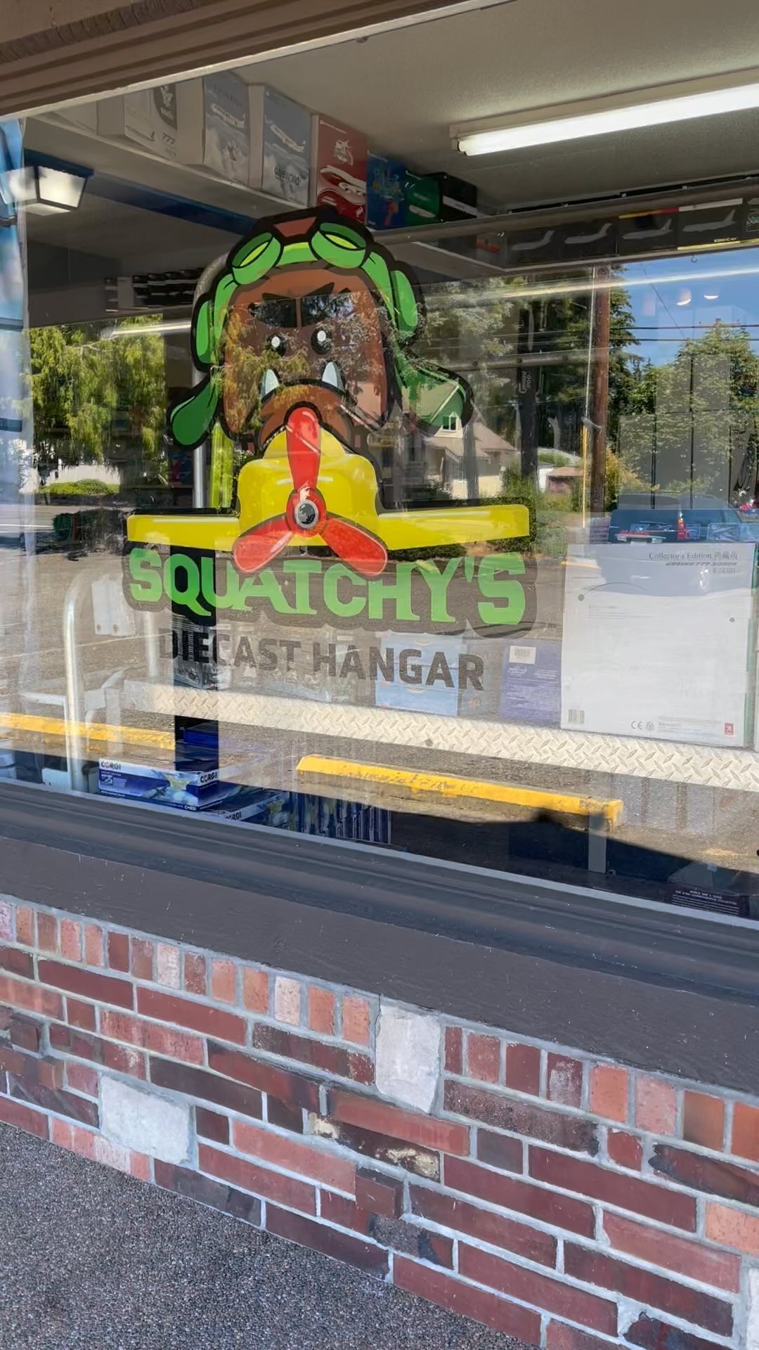 Ok with lots of requests from folks who aren’t local, we created a video today of the retail store to showcase the actual store. Hope folks enjoy! #diecastcollector #diecastmodel #diecastairplanes #modelstore #airplanestore #toddmodels #geminijetcollector #geminijets #jcwings #ngmodels #phoenixmodels #corgimodels #hobbymaster #inflight200 #mtsaviationmodels #smallbusiness #veteranowned #airlinersinternational #delta #unitedairlines #alaskaairlines #boeing #airbus