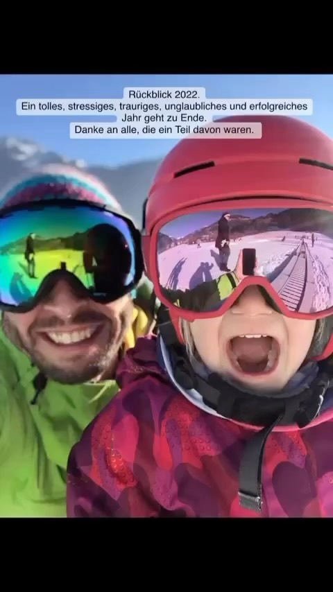 Das Jahr 2022 hat nur noch wenige Stunden.
Zeit für einen kleinen Rückblick.
365 Tage die sehr unterschiedlich waren.
Schön, traurig, stressig, gechillt, spannend, ereignisreich, unglaublich.
Mit tollen Menschen, tollen Patienten, tollen Versorgungen, tollen Neuigkeiten (@orthoalpin )
Danke an alle, die mich in diesem Jahr irgendwie begleitet und unterstützt haben oder einfach da waren. 🙏
Besonders meine zwei liebsten 😘