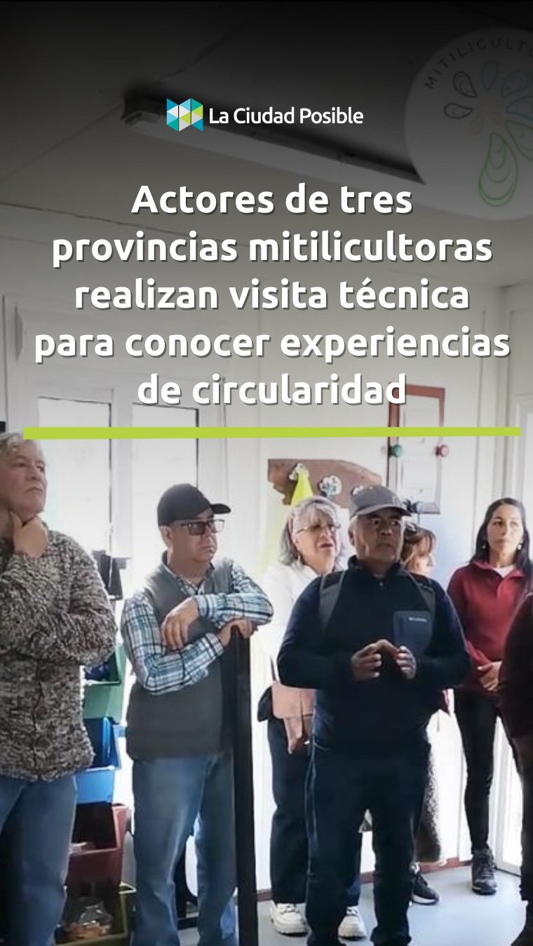 🌊El Proyecto de Mitilicultura Circular, iniciado en 2023, el cual beneficia a productores de chorito de las comunas de Cochamó, Hualaihué y Puqueldón, y que impulsa una ejecución más limpia para la siembra, cultivo y recolección de mejillones, hoy se encuentra en fase de ejecución del plan de inversión construido en conjunto con comunidades de la Región de Los Lagos.
♻️Parte importante del proceso ha sido el conocer los territorios y sus actores, y junto a ellos hicimos visitas técnicas, como esta que realizamos a la planta de @remapchile en las cercanías a Puerto Montt. Fue una instancia donde compartimos experiencias de sostenibilidad con nuestros aliados, y vimos de primera mano, el tratamiento que se le da a los residuos.
🙌🏼Gracias también a @karun_chile por abrir sus puertas, y a @tallerverdesur, @poliestirec y @goodwoodspa, que nos mostraron sus innovaciones y prácticas en materia de reciclaje y circularidad. También a @amichile, @mejillondechile1 y la Municipalidad de Puqueldón por acompañarnos.
📍Este proyecto es financiado gracias al @goreloslagos, y ejecutado por Fundación La Ciudad Posible en alianza con REversible.
#sostenibilidad #loslagos #surdechile #mitilicultura #colaboracion