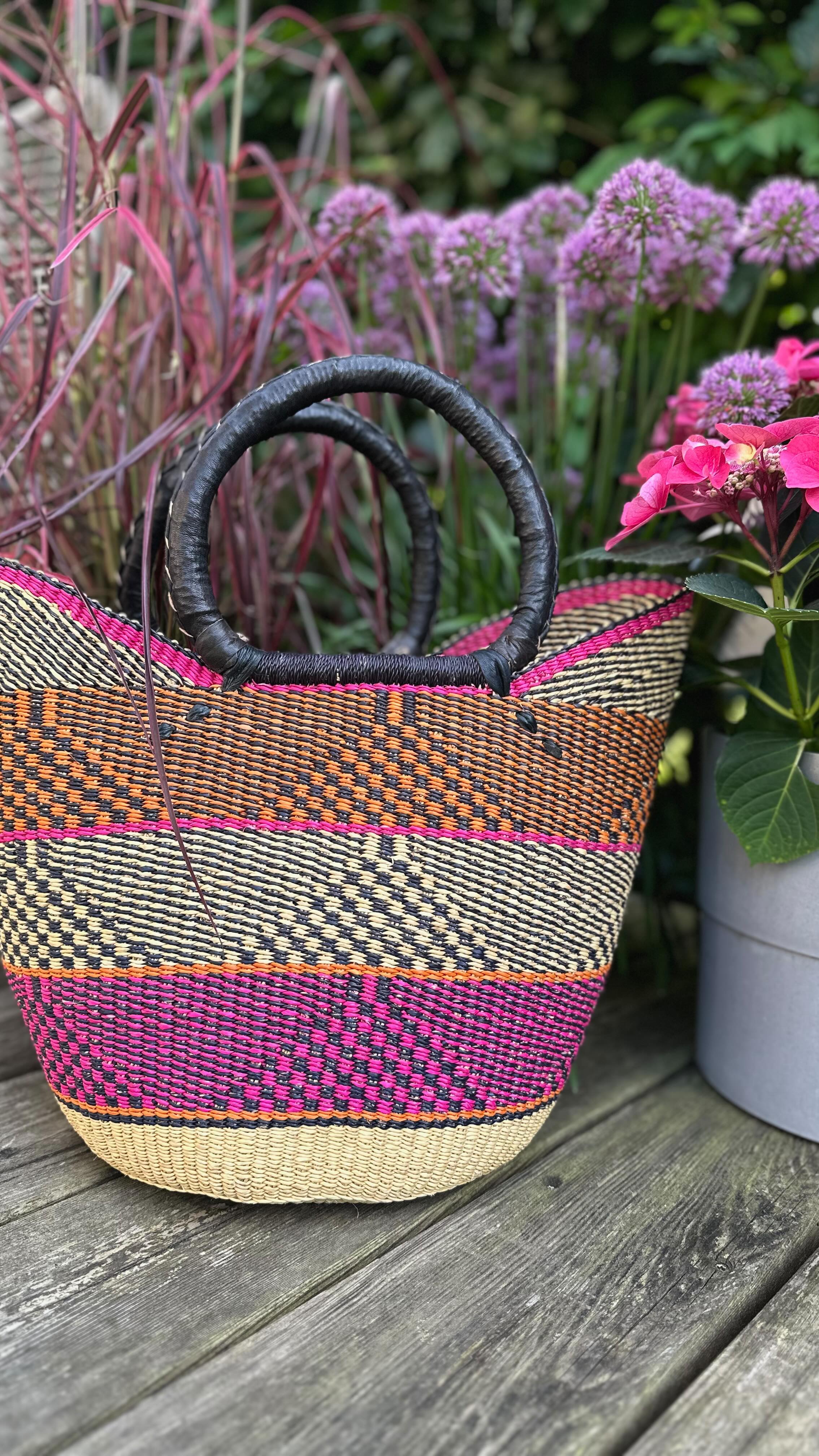 𝗡𝗘𝗪 𝗔𝗥𝗥𝗜𝗩𝗔𝗟 🪩 Perfekt für Markteinkauf, den Strandausflug oder einfach für zu Hause als Dekoelement. Wir lieben sie.
#ama #amafashion #handmade #nexttokate