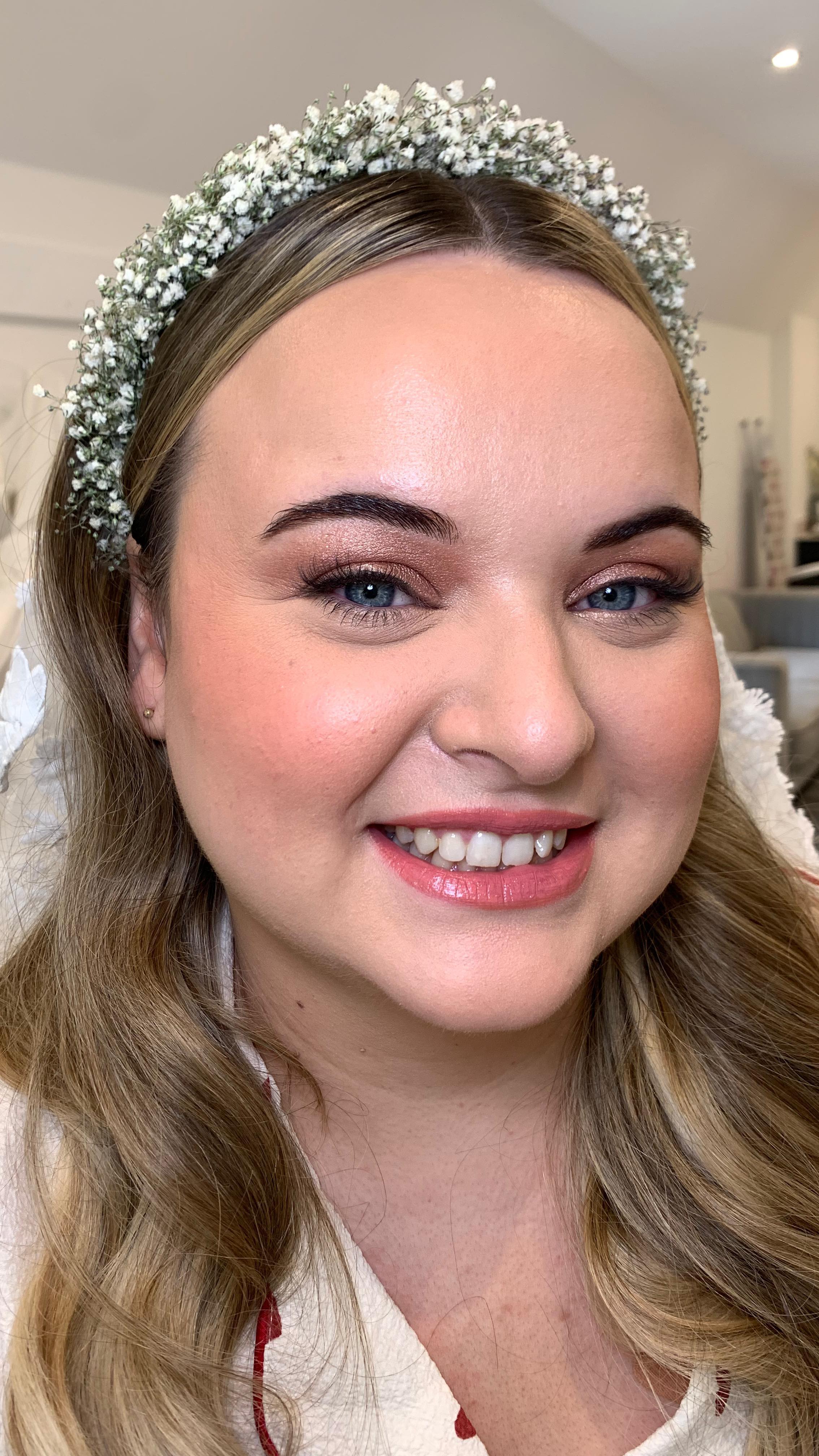 M O L L Y
Brides-to-be are you looking for the right balance of natural glam? Then look no further…
Achieving that ‘natural glam’ or ‘soft glam’ can be executed in the most subtle and simplistic of ways, and my girl Molly is a beautiful example of how.
Everyone’s interpretation or idea of soft glam is different and that is what makes us as artists and our styles so beautifully unique. So here are a few of my dos and don’ts when it comes to achieving that natural hint of glam:
❌ Full coverage foundation
❌ Heavily concealed
❌ Heavily contoured
❌ Full width lashes
✅ Light base
✅ Concealed in areas needed only
✅ Light ‘skin-like’ contour
✅ Natural lashes, 3/4 lashes or mascara only
If this is your vibe then👇🏻
FOLLOW 👉🏻 @hgm_bridal for more radiant brides to come.
CONTACT:
🖥️ www.hannahgoudmanmakeup.co.uk
EMAIL:
📧 contact@hannahgoudmanmakeup.co.uk
DM:
💌 ‘CHAT’ for a 15-minute call with yours truly!
•
•
•
•
•
#softbridalmakeup #bridalglam #brightonbride #sussexbride #brightonmakeupartist #sussexmakeupartist #brightonmua #sussexmua #brightonweddingsuppliers #sussexweddingsuppliers #brightonbridalmakeup #sussexbridalmakeupartist