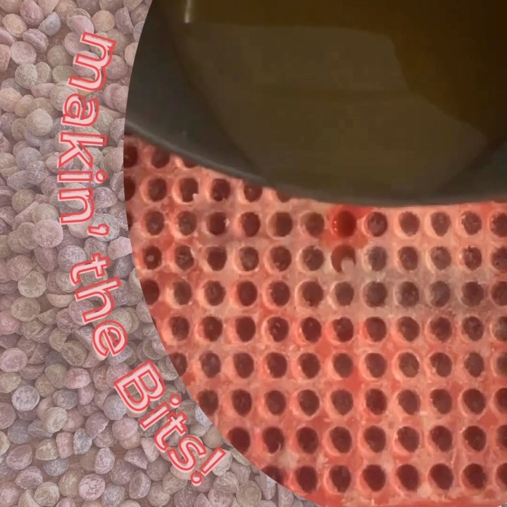 Did you know that Butter Bits are #handmade?
Since all the batches are small, there is room to experiment with new varieties and recipes.
These ones were custom made for @greenfoxskincare .
If Black Pepper Cinnamon, Amber or Pure Peppermint sound good to you, head on over to @greenfoxskincare and get yourself some.
Their supply is limited so get on it!
..
.
.
.
.
#shopsmall #handmade #handmadewithlove #lotionbars #lotionbar #dryskinrelief
#momlife #skincareroutine #handlotion #antiageingskincare #feedyourskin #butterbitseverywhere #butterbitminute #sensitiveskincare #sensitiveskin #metime #selfcare #veganskincare #vefanskincareproducts #plantbasedvegan