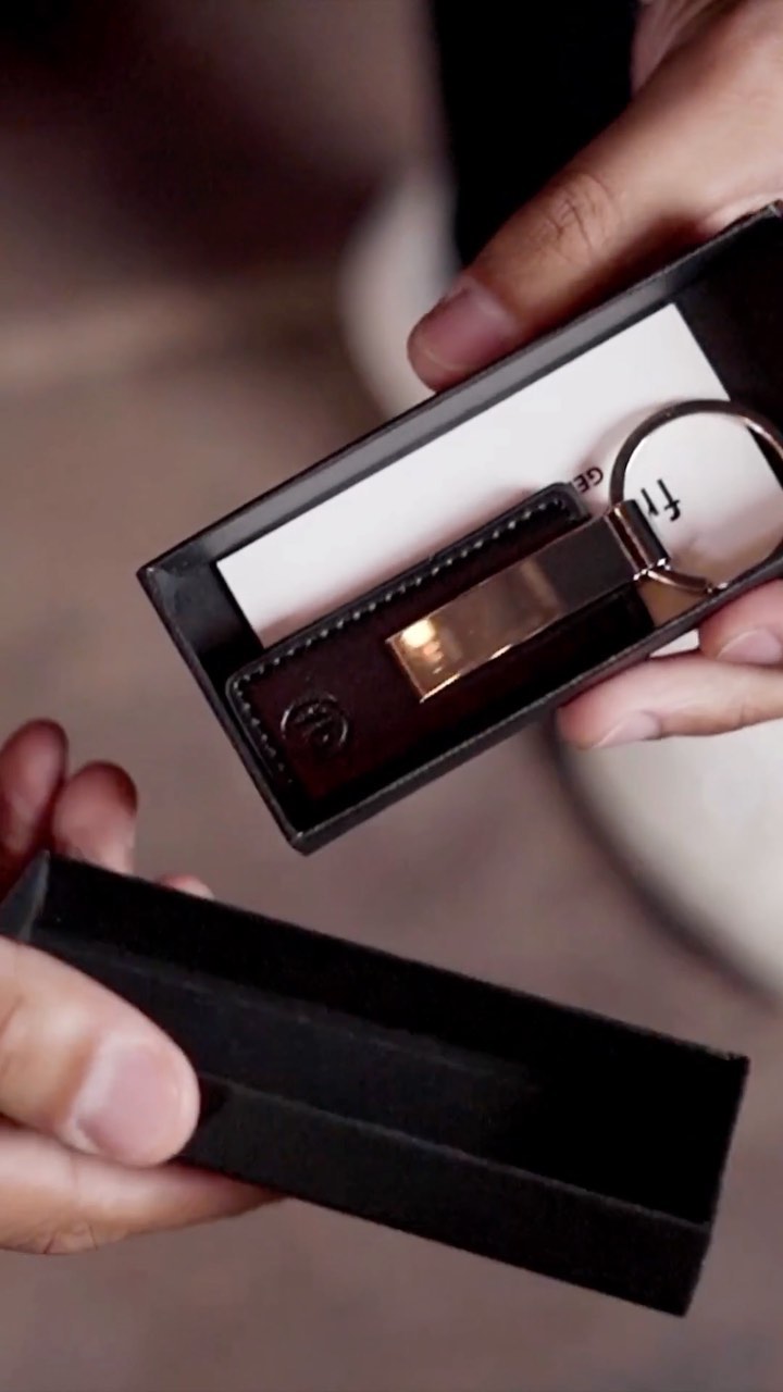 Give a great gift with Fred Bennett this Christmas ❄️
We have a variety of jewellery and accessories so that you can find exactly what works for you ❤️🔥
#FredBennett #FredBennettMen #giftsforhim #Christmas #giftideas #mensjewellery #masculinejewellery