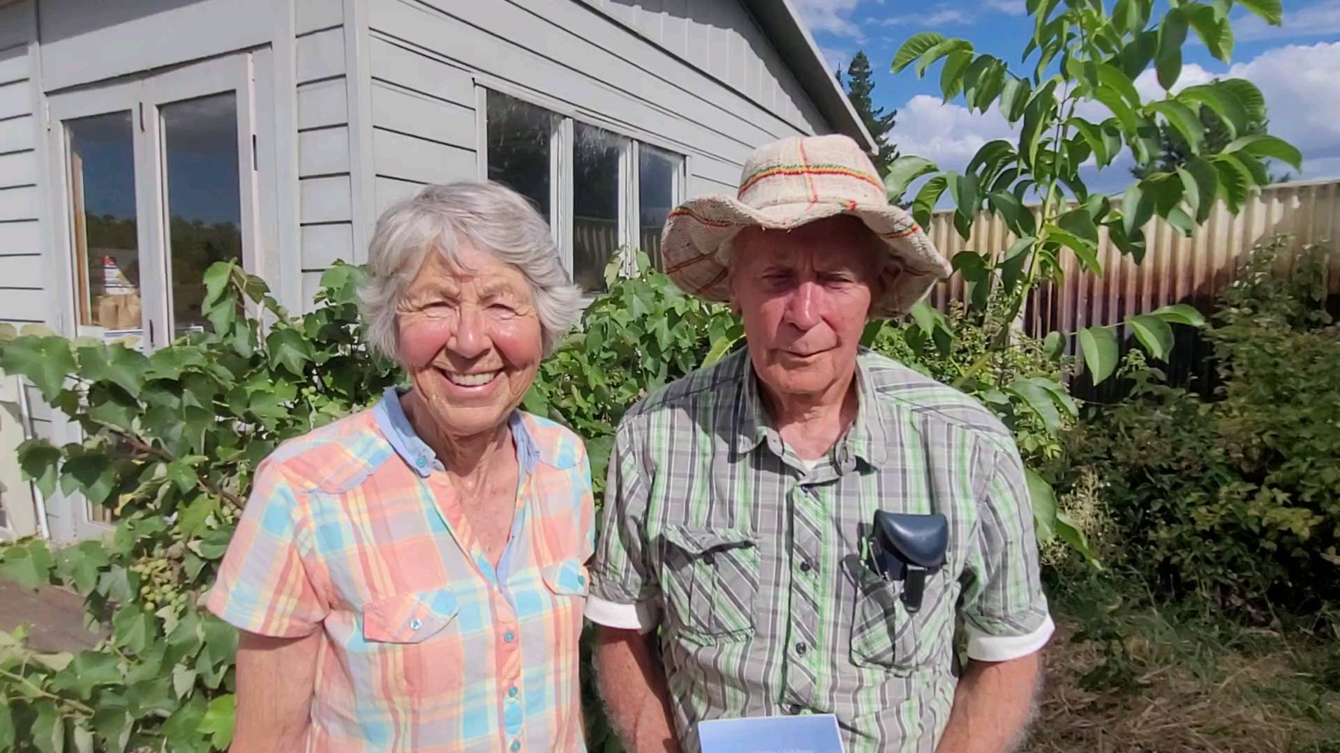 Gill and Peter Bacchus are masters of their craft, Biodynamics, and I was lucky enough to spend a bit of time chatting with them after their recent workshop held in Cromwell, New Zealand. These two are well-educated and switched on, to life. They're also in tune with the how important our relationship is with the planets, stars, earth and the food we put into our bodies. If you get a chance, read their books and attend one of their workshops
...
@purenewzealand #newzealand #wanaka #lovewanaka @wanaka #mountainspirit #meditation #retreats #yinyoga #experientialeducation #biodynamics #workshops #peterbacchus #gillbacchus