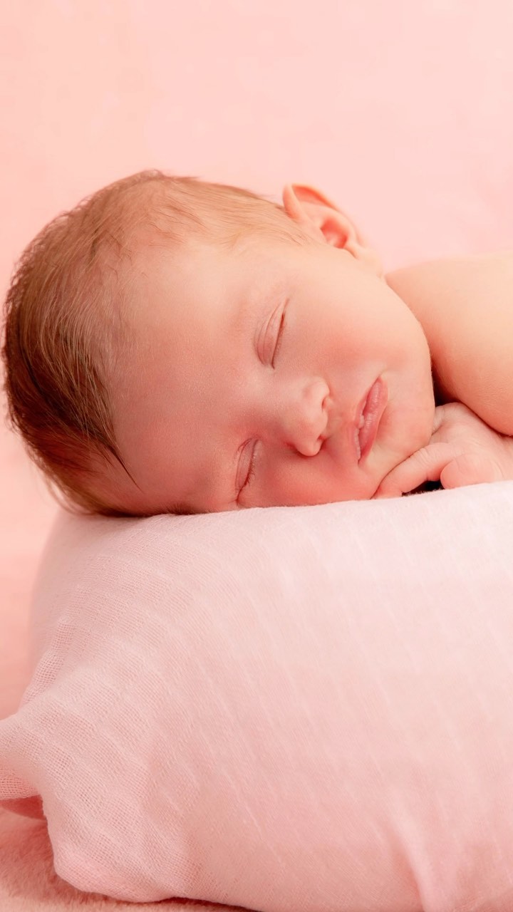 Looking back, here’s a spotlight on a special newborn photoshoot we had in our studio 📸
Meet Nick, Adele and their beautiful baby girl, Lexi 💕
As you can see, Lexi was an absolute delight to photograph and a natural in front of the camera! 👶🏻
- - - - - - - - - - - - - - - -
Do you like what you see? Get your own professional photoshoot with us in 2023! We specialise in:
📸 Portraits
🏬 Commercial
🤰 Maternity
💍 Weddings
👶🏻 Newborn
Get in touch if this is something you would like to know more about! 💬
- - - - - - - - - - - - - - - - -