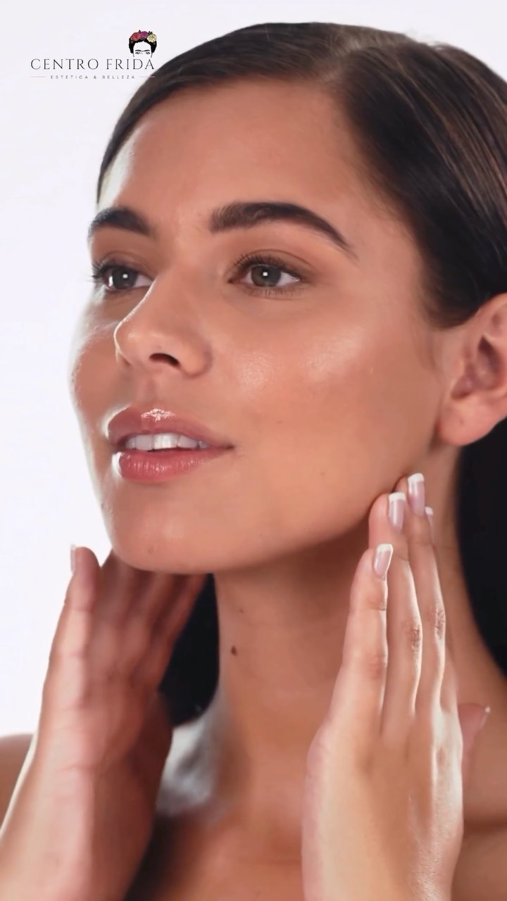 Dermapen es ideal para reducir arrugas, líneas de expresión, cicatrices y manchas, dejando tu piel suave y rejuvenecida.
Disfruta de una piel revitalizada y lista para el verano, luciendo un cutis radiante y saludable ☀️
Centro Frida
Estética & Belleza 🌸
📲 624252194
••••••••••••••••••••••••
#plasmapenmadrid #dermapenmadrid #esteticamadrid #microblading #microbladingmadri #plasmapencuello #dermapenmadrid #presoterapiacorporal #maderoterapiamadrid