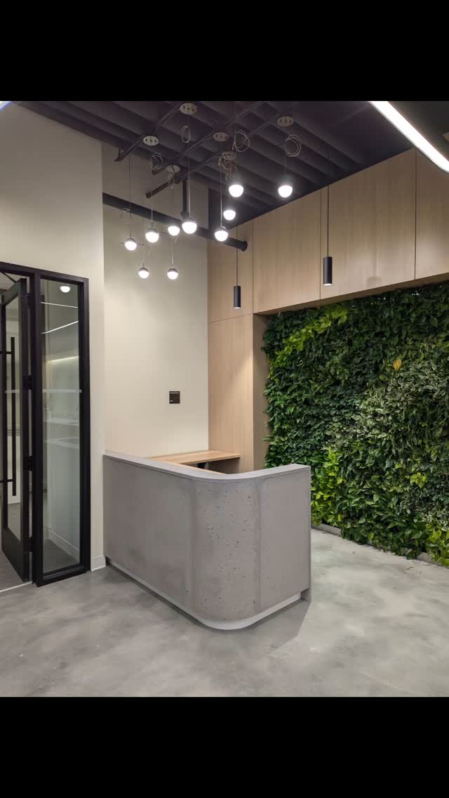 Concrete and white oak reception deck, white oak on white café island, white oak multi-purpose board room tables. Cannot be prouder of the team for how this project came together.
It was a true collaboration with help from @hard_topix on the concrete veneer and Handorn that helped with CNC'd mill work.
#custommade #customfurniture #officedesign #officefurniture #madeinmichigan #design #interiordesign #furniture