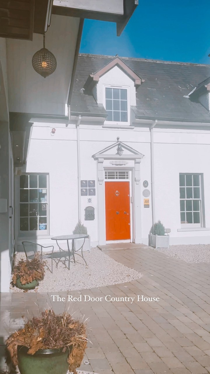 A sunny Sunday in Fahan ☀️
Today we went to @thereddoorfahan for a lovely lunch. Such a beautiful location, with scenic views across the water.
All we need now is a bit of heat. Spring, we’re ready and waiting for ya! 🔥
#fahan #ireland #sun #sunday #red #views #thereddoor #derry #spring