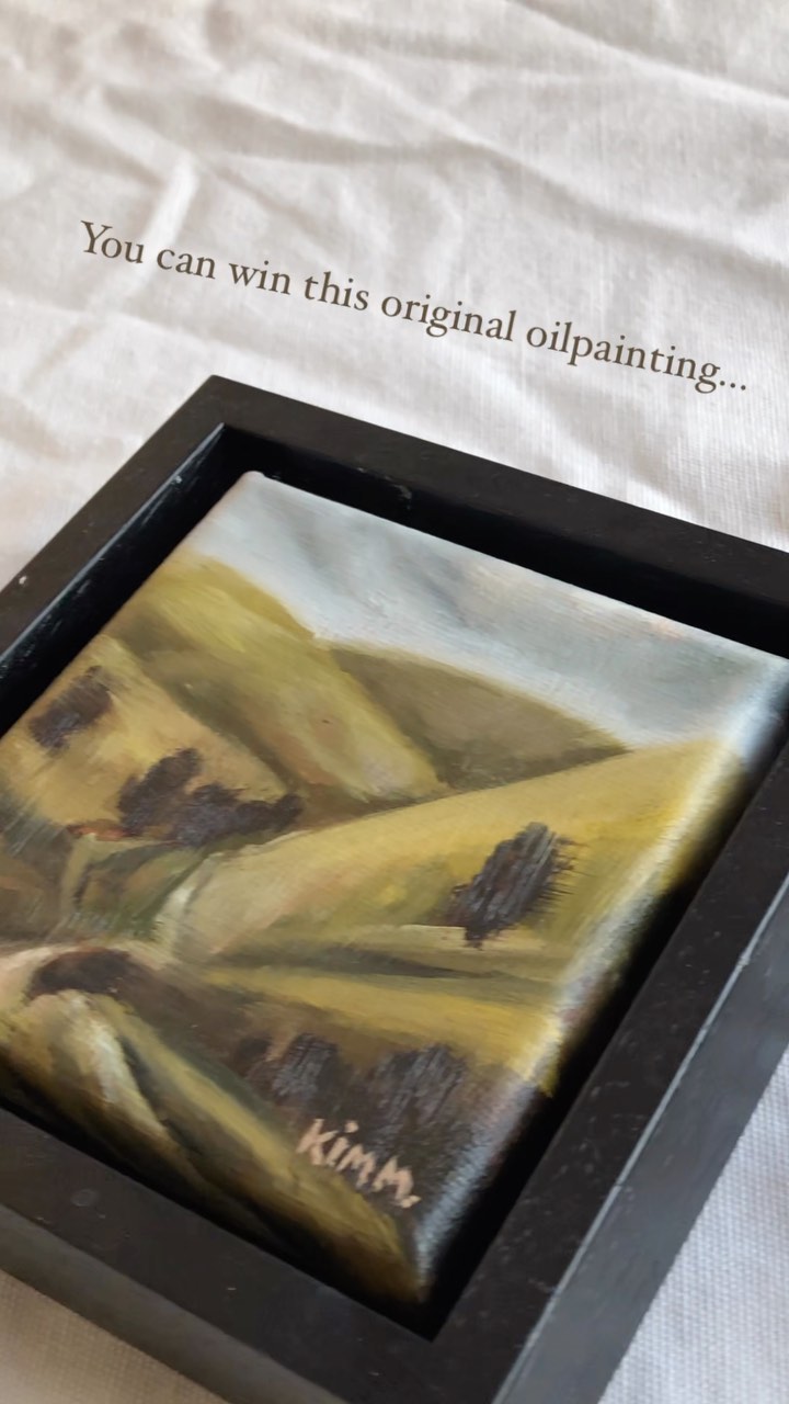 Hi there! You can still win this tiny oilpainting 💫! Just go to the link in my bio and join. I’ll announce the winner this Friday (before Christmas 😉🎄).
And if you know somebody who would be interested, please tell him or her 😊🙏. Have a nice week!
