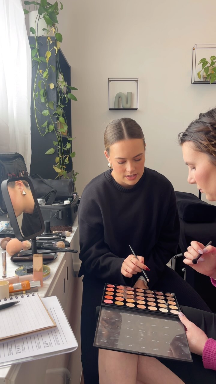 A little sneak peak from my 1 on 1 makeup lesson with my beautiful client Casey!
We had so much fun creating her perfect everyday makeup routine and going through all of her current products and working out how to properly use them.
If you’re someone that doesn’t enjoy doing your makeup because the outcome is not what you’d hoped it would be, then this is your sign to book yourself a personalised makeup lesson.
Follow the link in my bio to get yourself booked in or send me a message on here if you have any questions 🤍
#perthmakeupartist #makeuplesson #perthmakeuplesson #perthmua #muaperth