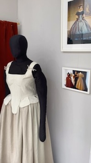 #KunstschaufensterRegensburg
#HistorischeKostüme
#kostümAnfertigung
#kostüm
#sojutta
#tailormade