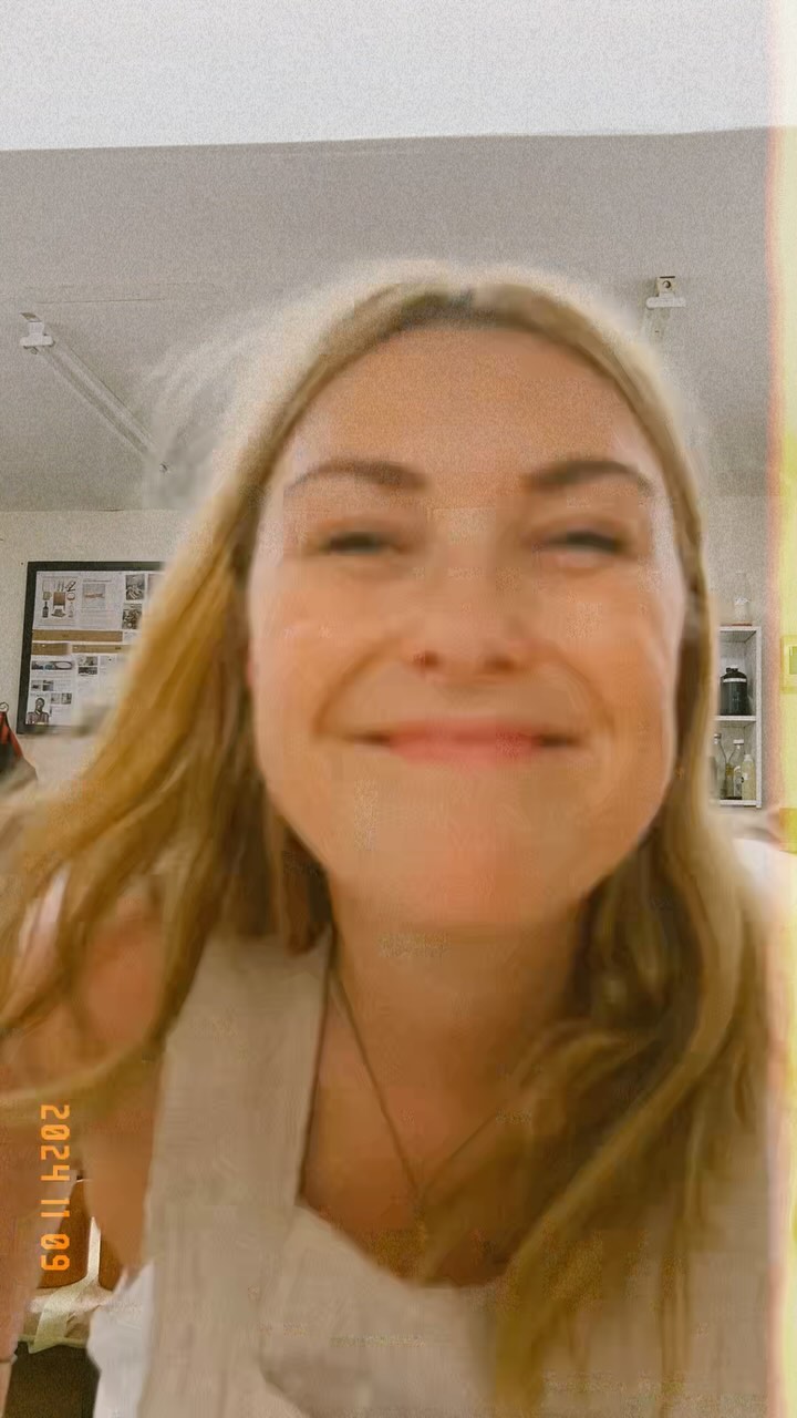 Happy Saturday from the studio, my favourite place to be, especially on the weekends, when Woodstock is quiet and it feels like I have it all to myself.
Lately, life has been busy, business is busy and I have been feeling the strain, balancing long days creating in the studio with late nights and early mornings on my laptop, actually running the business.
I make a practice of spending time alone in studio, when I don’t ‘have to’. Sometimes as early as sunrise, often on a Sunday afternoon, doing the aspects of my work that fulfill me the most, and finding the joy in creating. And reminding myself that this busy, full, wonderful life is one that I once only dreamed of.
Sending love & light xx