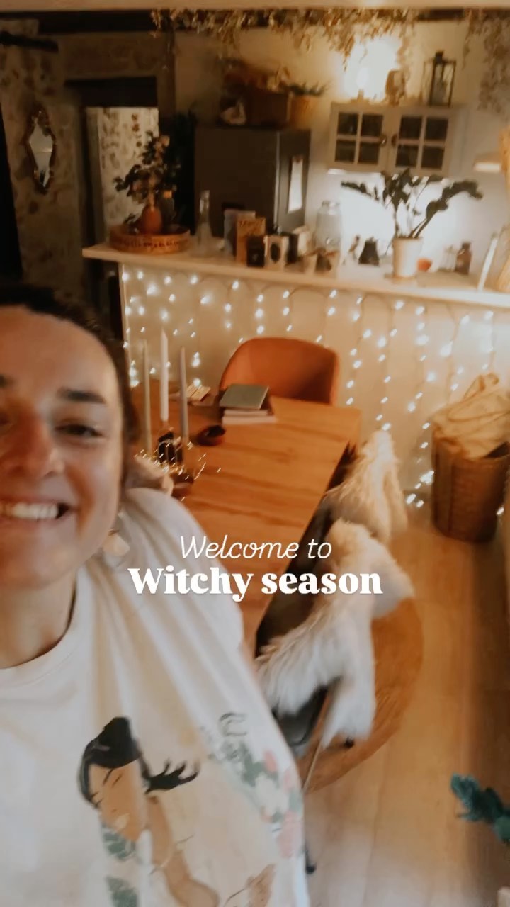 ⋒ The most wonderful time of the year
❤️ Suivez @lespaiennes_ pour une dose de witchy dans votre feed
——————————————
Les Païennes par Anne-Flore Laurec
↣ Astrologie familiale et philosophie du Tarot
⋒ Pour les parents en quête de clarté
🜻 Eclairer les besoins et challenges
☽ Pour soi, ses enfants et son couple
⚘ Annecy, Genève et en ligne
#tirage #tarot #arcane #carte #oracles #mama #maman #famille #astroenfant #annecy #hautesavoie #rhonealpes #lyon #genève #tarotgenève #astrogenève #astromaman #astromama #astrofamille #astroamour #tarotamour