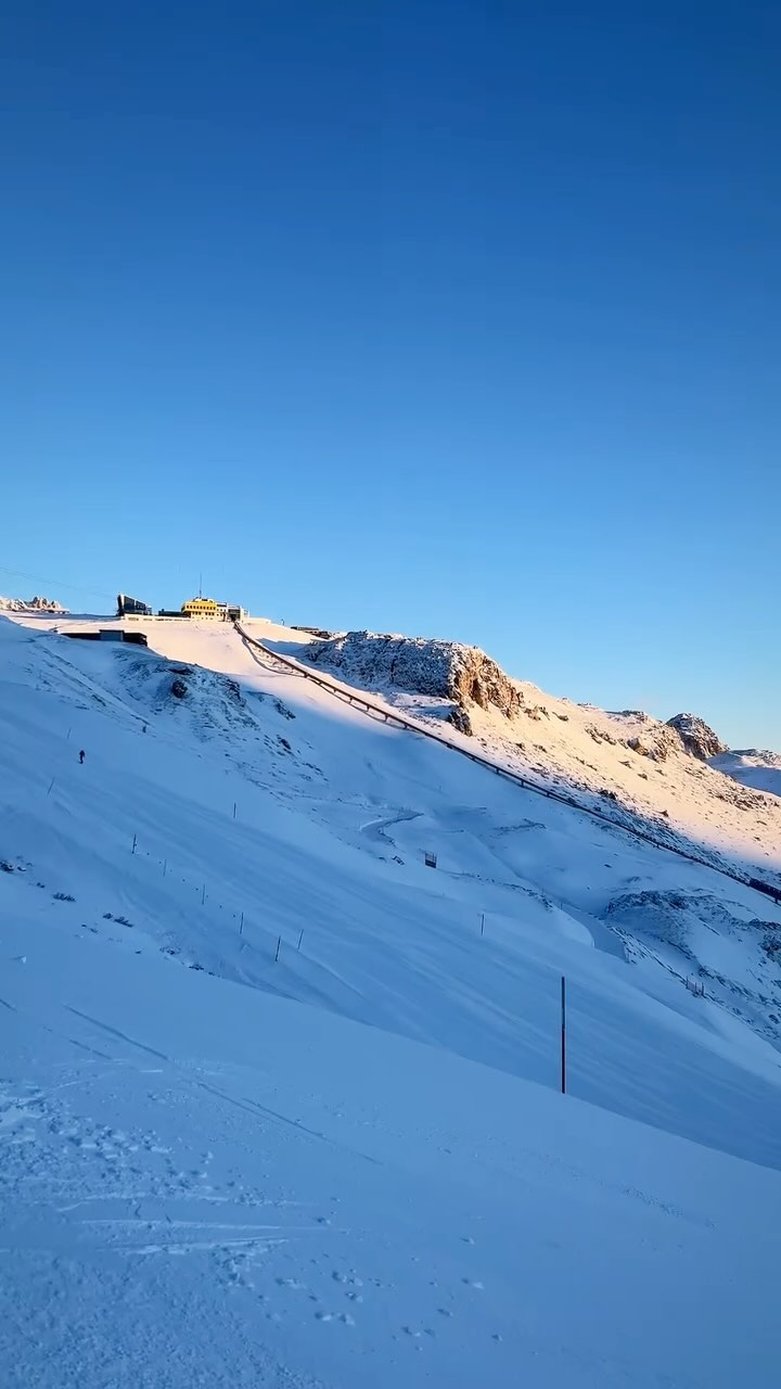 Top of the world 🌞🗻⛷️#engadinstmoritz