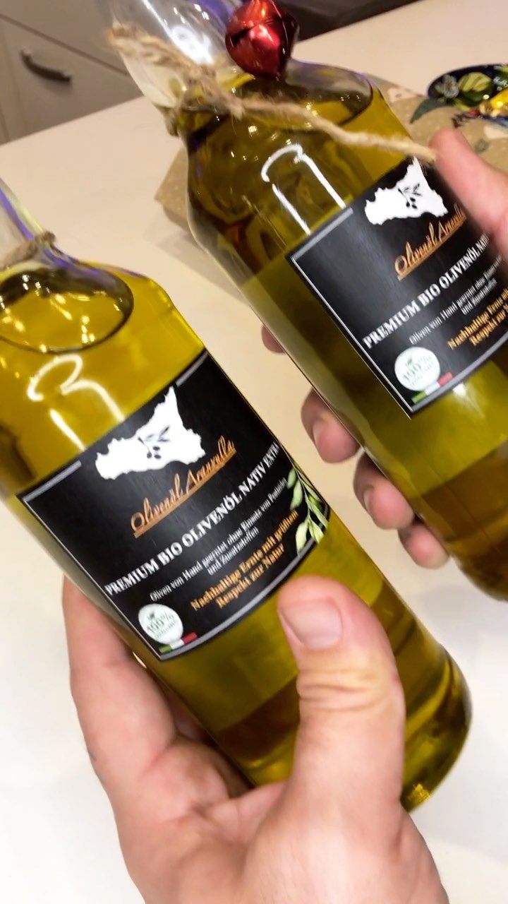 Echtes und natürliches Olivenöl
www.olivenoelaranzulla.de
#olivenöl #nativesolivenölextra #bioprodukt#italienischesolivenöl #olivenölmitbrot #inolivenöldippen #nachhaltig #frühstückmitolivenöl #olivenölextravergine #bioolivenöl#naturprodukt#natürlich#gesund#filippoaranzulla#plantage#oekologisch#olivenölaranzulla
