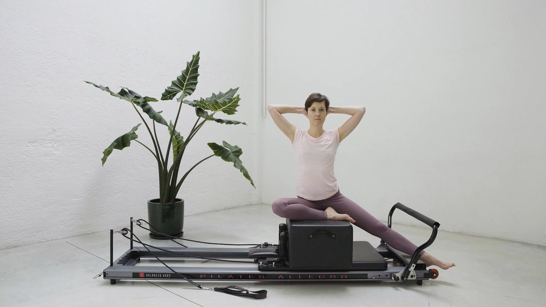 Time to fly! This exercise is called 'airplane' and it is a wonderful full body workout.
We love this sequence because it shows how we can deeply challenge and condition our body, without using additional weights.
The uniqueness of this exercise revolves around the starting position, which is unstable because our base of support is small. The core works hard to provide stability and keep us balanced on our side.
The torso shifts to the side, thus adding extra weight for the core to hold, and then rotates, which challenges our balance and requires the core to work even harder.
Extending the arms makes our levers longer, which means additional body weight to move with control.
If you try it out in our studio, you will see the impact straight away: your body will feel longer and the sides of your waist will get toned quickly. Just in time to fly out to your next holiday!
Video credit: @moonwalk.studio