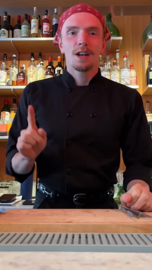 Accepting name suggestions because “Basil Bergamot Olive Oil Smash Sour” doesn’t have the pizzazz this cocktail deserves 🌻
#bartender #cocktails #nyccocktails #cheers #summerdrinks🍹 #nycrestaurants #newyorkrestaurant #cookingforamici