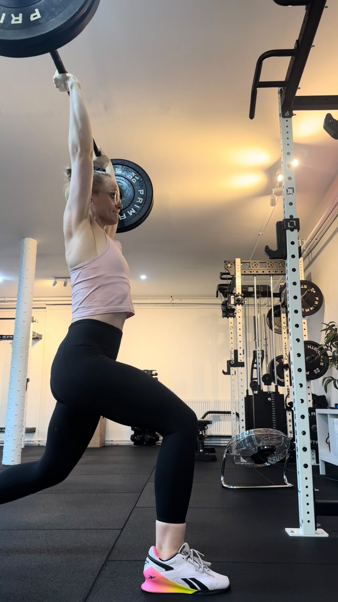 TRAINING BARRIERS 🫠
We all have our strengths. We all have our weaknesses.
All the things I struggle with, you might find easy. And vice versa.
Discomfort comes from comparison. We ALL have things we struggle with. We all mess up and fail. The problem on here is that nobody talks about it, so we feel like we suck. We feel like we’re falling behind whilst everyone else is winning. I can tell you right now - that is NOT true.
My advice is always: focus on your own journey. Focus on your own strengths and weaknesses. It’s a far more successful and enjoyable way to do this. The only thing that matters is where you are and where you’re going. Forget everyone and everything else. 💛
#personaltrainerglasgow #glasgowpersonaltrainer #glasgowpt #onlinept #gymtalk #gymadvice #fitnessadvice