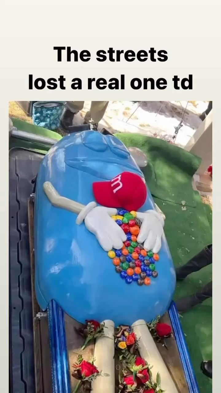 Unleash the Spooktacular: Cake of the Damned!
(Video starts with a quick zoom into a devilishly delicious chocolate cake dripping with eerie green slime frosting.)
Mix it like a mad scientist!
(Fast-forward shots of mixing ingredients, pouring batter, and the cake baking in the oven.)
Out of the fiery depths!
(Dramatic reveal of the perfectly baked cake.)
Frosting frenzy!
(Whipping up a ghostly green marshmallow frosting with a mischievous grin.)
Ghoulish garnishes!
(A flurry of sprinkles, chocolate chips, gummy worms, and candy corn rain down on the cake.)
Feast for the eyes... and the undead!
(Final shot of the monstrously magnificent cake, ready to devour.)
Boo-tiful baking, witches! Happy Halloween!
#Meme #za #hawktuah #Halloween #reels #fyp #bakeoftheday