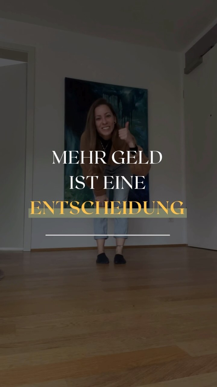 Hast du dich schon DAFÜR entschieden? 🤔
Ich höre oft Sätze wie „ich habe keine Zeit“ oder „ich habe keine Ahnung von Zahlen“.
Das kann ich absolut nachfühlen - wer beschäftigt sich in seiner Freizeit schon gerne mit Dingen, die keinen Spaß machen, oder? 🤷🏻♀️
Aber ich will dazu einmal meine Gedanken mit dir teilen.
Wenn du dir im Leben mehr Freiheiten eröffnen möchtest und dir mehr leisten möchtest, dann wirst du nicht drum herum kommen, zu investieren. Zeit und/oder Geld.
Ich hab mich entschieden, ALLES aus meinem Geld rauszuholen, was möglich ist. Warum? Weil ich es mir wert bin! 🧡
Und deshalb investiere ich sowohl Geld (z.B. in Weiterbildungen) als auch die Zeit, die es braucht, um z.B. Verträge zu vergleichen, um neue Strategien zu entwickeln und um sie umzusetzen. Das war eine bewusste Entscheidung. Das Ergebnis lässt sich sehen!
Ich habe jetzt nicht nur mehr Zeit, sondern auch mehr Geld als vorher!💸📈
Du kannst dich auch bewusst entscheiden: dich entweder weiterzubilden und dein Geld clever für dich arbeiten zu lassen, oder in deiner Situation zu bleiben und abwarten, was passiert. Jede bewusste Entscheidung ist gut und hat ihre Berechtigung.
Ich will nur, dass du dir darüber bewusst wirst, welchen Stellenwert deine Finanzen und deine Zeit bei dir haben und dann danach handelst.
Und für mich gehen meine Bedürfnisse, Wünsche und tiefsten Träume nun mal mit Geld einher (im positiven Sinne, wenn du verstehst was ich meine)
Wenn es gerade keine Prio hat, deinem Geld einen Boost zu geben und dir damit möglicherweise mehr Freiheit zu leisten, dann ist das okay.
Wenn es aber gerade Prio hat, dir ein Leben nach deinen Wünschen zu kreieren, dann Go! 🚀
Triff die Entscheidung bewusst und handle danach! Investiere was es für dich braucht, um deiner bewussten Entscheidung nachzukommen.
#finanzenfürfrauen
#finanzenfüranfänger
#moneymindset
#investment
#geldbewusstsein