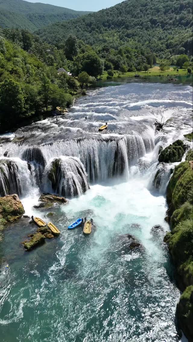 🌿 Uživajte u nezaboravnom raftingu i ljepoti rijeke Une.☀️⛱️#rafting #raftingavantura #avantura #una #bijeliunarafting #visitbihac #teambuilding #ljeto2025 #ljeto2025 #visitbih
