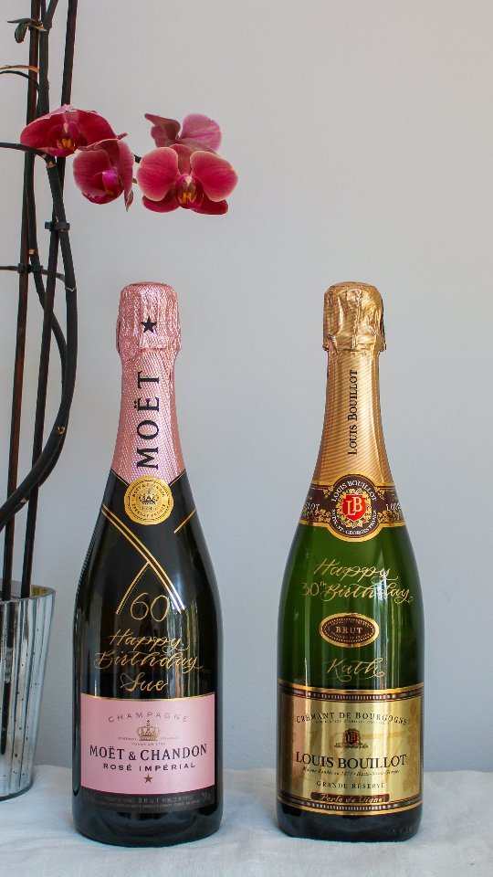 ⢠Mother and Daughter milestone birthdays š¾
60th and 30th birthday personalised champagne gifts, both include gold calligraphy birthday wishes on a handmade paper gift tag with silk ribbon.
Cheers! š„
#cotswoldscalligraphy #cotswoldscalligrapher #cotswoldssmallbusiness #cotswoldsweddingsupplier #cotswoldsweddingbusiness #cotswoldsweddings #gloucestershireweddingsupplier #gloucestershiresmallbusiness #gloucestershirebusiness #gloucestershirewedding #gloucestershireweddings #birthdaygift #birthdaygifts #birthdaygiftsidea #birthdaychampagne #birthdaychampagnegift #personalisedbirthdaygifts #personalisedbirthdaygift #champagnegift #champagnegifts