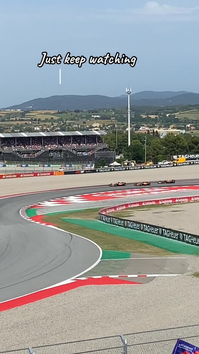 JUST KEEP WATCHING
The restart after the safety car at the spanish gp? Incredible 💘✨
✨ Sign up at our community at link in bio for living this amazing experiences with us
💘 www.grandprixgirlies.com
#spanishgp #barcelona #F1