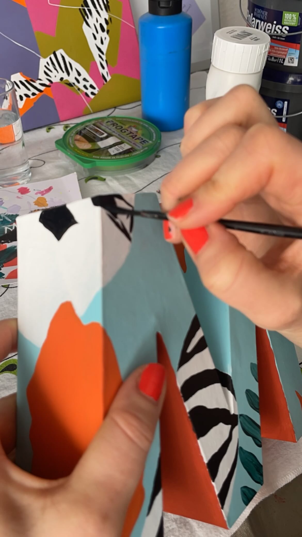 Practicing some surface design..
.
.
.
#marera #marerastudio #surfacedesign #contemporaryart #contemporarypainting #abstractpainting #artcollector #painting #emergingartist #artforsale #artstudio #wallart #abstractshapes #artstudiolife #interiordesign #colourforinteriors #artberlin #artistberlin #berlinart #femaleart #beawoman #womanart #mural #muralist #berlinmuralist