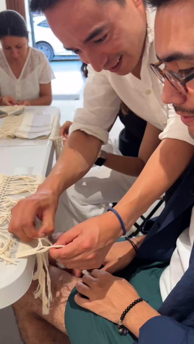 Aujourd’hui c’est l’atelier de tissage de Julio le tisserand de rebozos. #rebozos #faitmain #mexico #hechoamano @byelote @ensambleartesano #madrid @marsomadrid