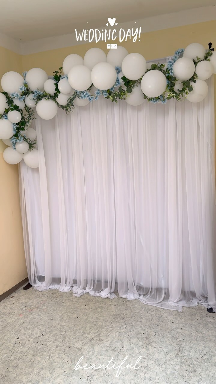 Ihre Hochzeit = einzigartige Hintergründe ❤️
Weil Sie es wert sind, gestalten wir unsere Hintergründe ganz nach Ihren Vorstellungen. Sowohl von der Art bishin zum farblichen Aspekt. 🥰
Ein Service, den Sie nur bei uns genießen. 🔥