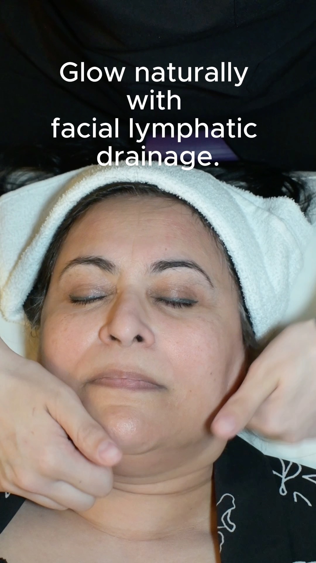 Say goodbye to puffiness and hello to your glow.
Our facial lymphatic drainage massage is a gentle, natural way to sculpt, lift, and detox your skin. This treatment boosts circulation, reduces inflammation, and helps your face look refreshed—instantly.
✅ Great for:
✔️ Puffiness & water retention
✔️ Sinus pressure relief
✔️ Post-treatment swelling
✔️ Natural glow & contour
Ready to feel lighter and look brighter?
Book your appointment at Nakh Integrated Wellness today.
#FacialLymphaticDrainage #NakhIntegratedWellness #FacialMassage #NaturalGlow #SkinDetox #ReducePuffiness #LymphaticFacial #YEGWellness #EdmontonFacials #HolisticSkincare