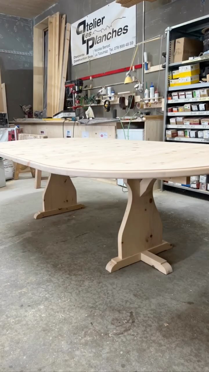 Fabrication d’une table ronde extensible en Arôle 🪵
#table #woodtable #woodtables #woodcarving #rond #circle #swissmade #swiss #wooddecor #arole
