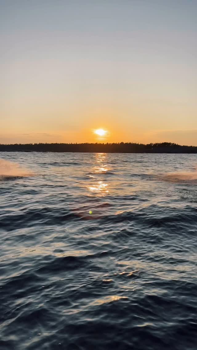 🌊 Valmiina seikkailuun? 🏝️
SeaSportin jettisafari vie sinut suoraan laineiden päälle – kohti unohtumatonta elämystä! 💥
💦 Koe vauhti, vapaus ja saariston upeimmat maisemat jetin selässä – yksin tai porukalla. Tämä on enemmän kuin kyyti – tämä on adrenaliinintäyteinen seikkailu, joka jää mieleen pitkäksi aikaa!
📍 Lähtöpaikka: Pellinki
⏱️ Kesto: n. 2 tai 3h
👥 Sopii aloittelijoista kokeneempiin
👉 Varaa oma safarisi NYT – paikat kesälle täyttyvät nopeasti!
#SeaSport #JettiSafari #adrenaliiniryöppy #jetteily #jettivuokraus #jetski #seadoo #visitporvoo