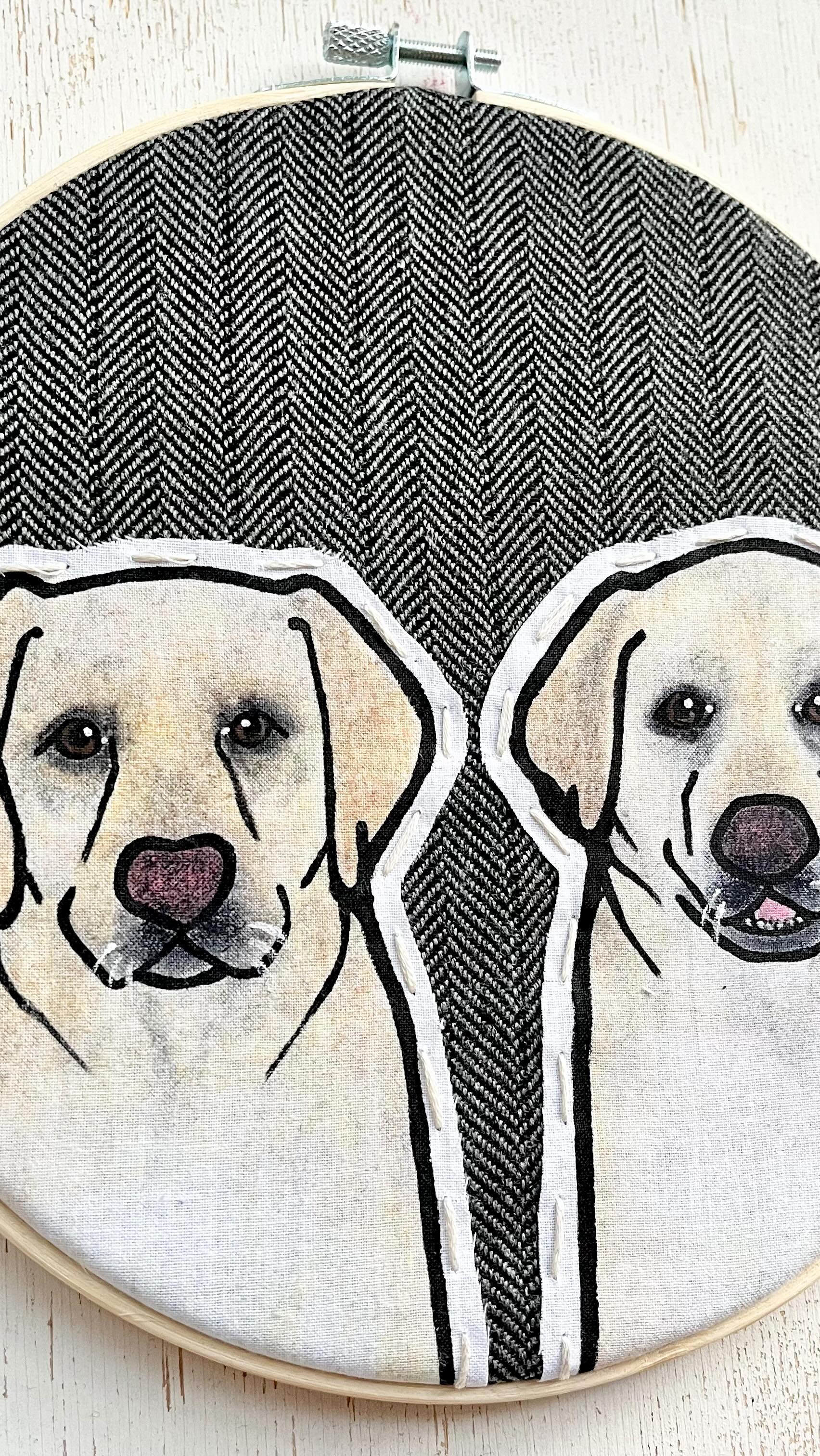 2 pups in a hoop 🐾
.
.
.
.
#petportrait #petportraits #dogportraits #etsypets #labradorretriever #lablife #laboftheday #labportrait #labradorportrait #handmade #instartist