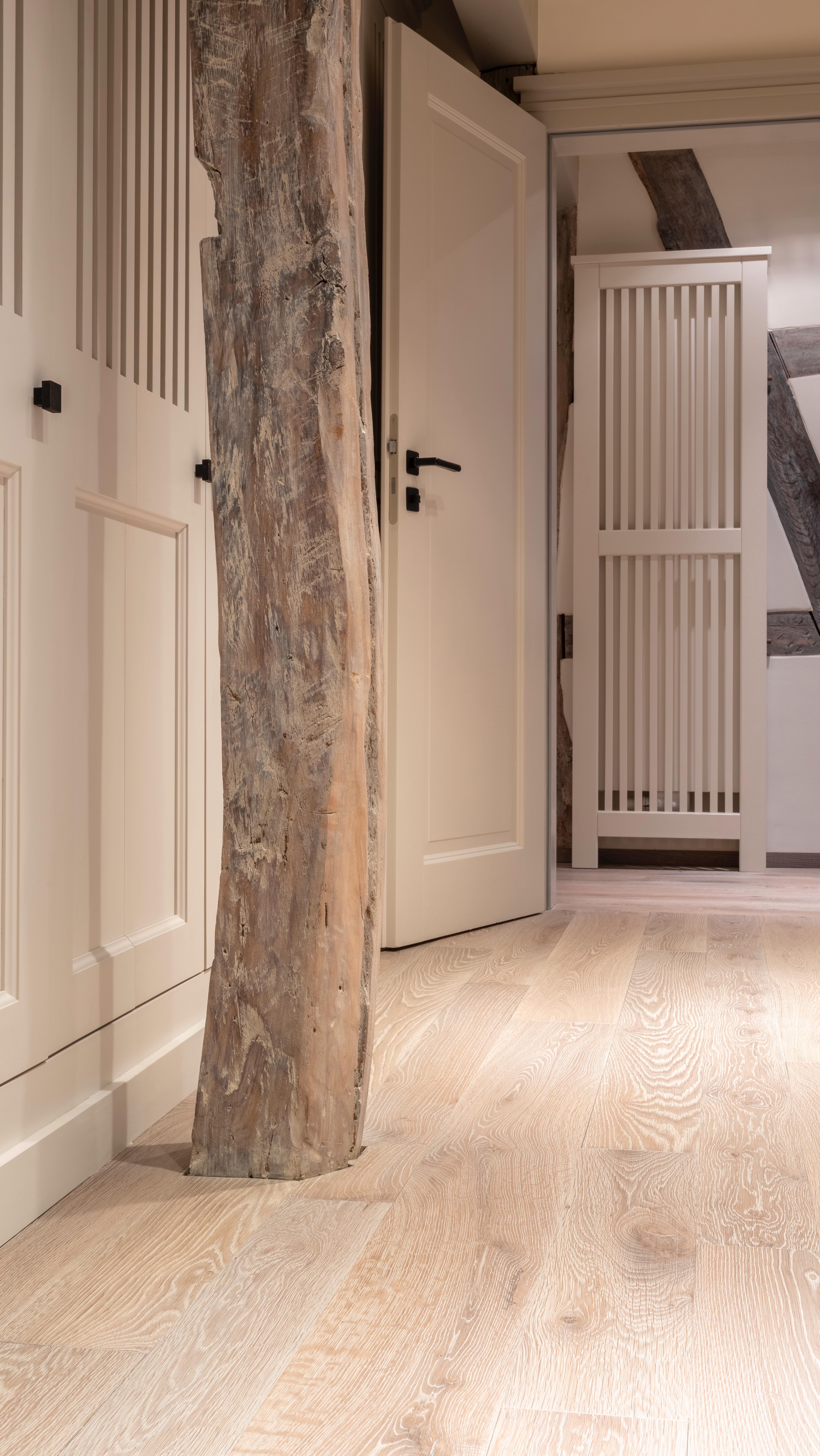 🌿✨ Step into the heart of this refined country home, where every detail is crafted to enhance daily living. From custom-designed wooden closets that exude warmth and elegance, and work around the anno 1835 existing wooden structural support, to a sleek, custom desk space that effortlessly integrates modern technology with traditional charm, These „Grand Central Station“ areas are the workspace that elevate everyday moments. ✨
This is where functionality meets timeless design, where each handcrafted piece is as practical as it is beautiful. Every drawer, shelf, and surface was thoughtfully designed to fit seamlessly into this bespoke environment, ensuring that even the simplest tasks are enriched by surroundings that feel like home.
As an interior architect, it’s my passion to shape spaces that reflect both style and purpose, where daily life unfolds effortlessly in harmony with thoughtful design. Stay tuned for more glimpses into this enchanting space, where tradition and modernity are in perfect balance. 🏡💻
#CountryHomeDesign #BespokeInteriors #CustomFurniture #InteriorArchitecture #TimelessDesign #HandcraftedSpaces #LuxuryLiving #CountryStyle #ModernTradition #BuiltInFurniture #HomeOfficeDesign #FunctionalLuxury #InteriorDesignCommunity #DesignInspiration #HighEndInteriors #CustomMadeFurniture #HomeWorkspace #equineresidences