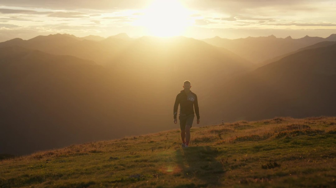 Unleash the magic of natural light for your outdoor photoshoots! The best moments await you in the great outdoors. 🌄✨ Link in Bio #PhotographyTips #NaturalLight #OutdoorShoots