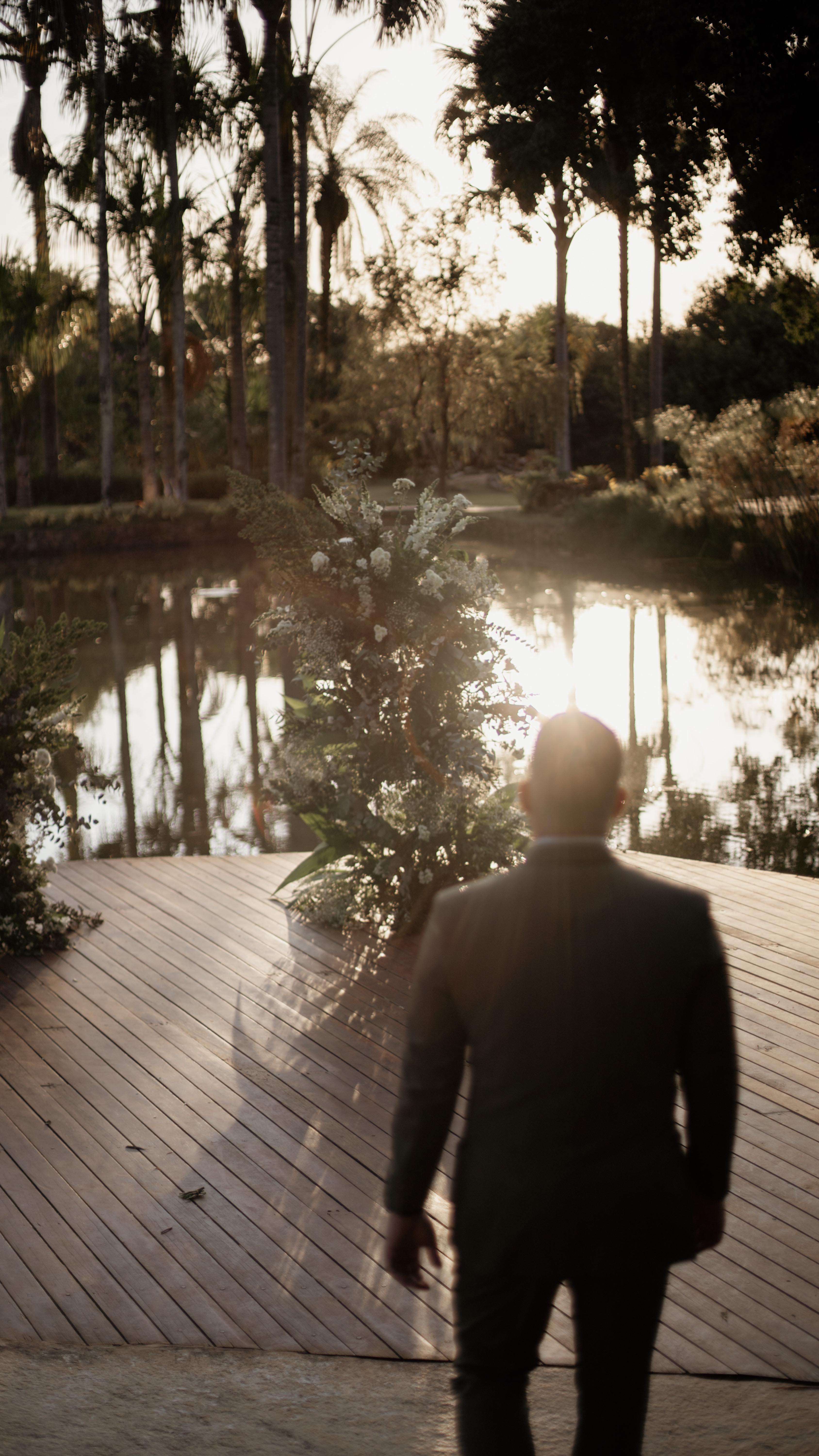 M A K I N G O F dessa renovação de votos mágica!
Foi incrível ver a dedicação e talento de cada fornecedor que contribuiu para tornar esse momento absurdamente lindo.
Em breve vem aí o teaser desse dia lindo.
💐 @revewedding
💄 @erben.harmony
🎙 @winyantunes
👩💼 @solarcerimonial
📍@casadaanafestas
📸📹 @isaac_henrique
🔈 @lucasalvesmix
👗 @kellyfashionatelie
🕴 @araujos.alfaiataria
👰♀️ @naiaragporto
🤵♂️ @marcosacypreste