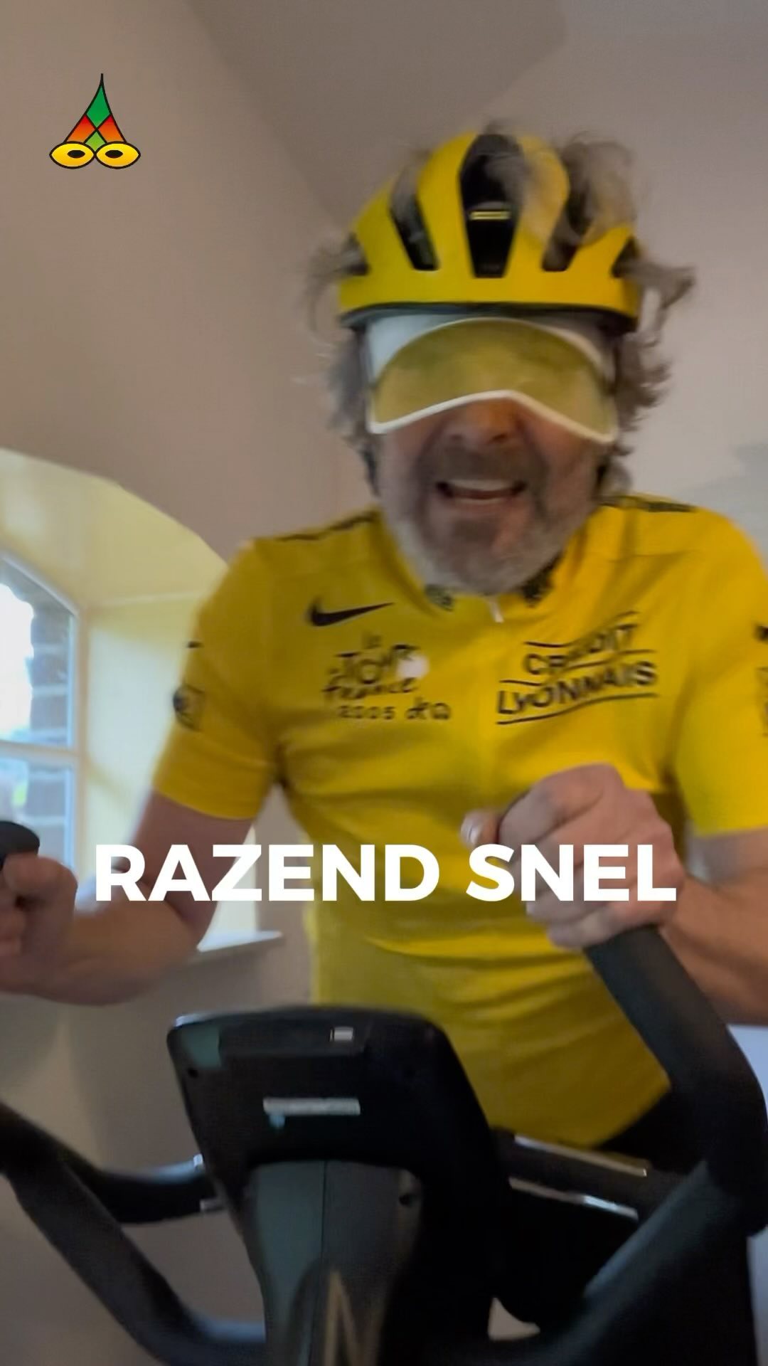 - Razend snel
Volg het @poeziejournaal - dichterlijke reportages met rechte rug en open hart.
✍️ Maurice Jonkers & 🎥 Hilma ten Boske
Wil jij ook een gedicht of optreden?
Stuur een DM of kijk via de link in bio.
#baanwielrennen #wereldkampioen #GAT @harrielavreysen