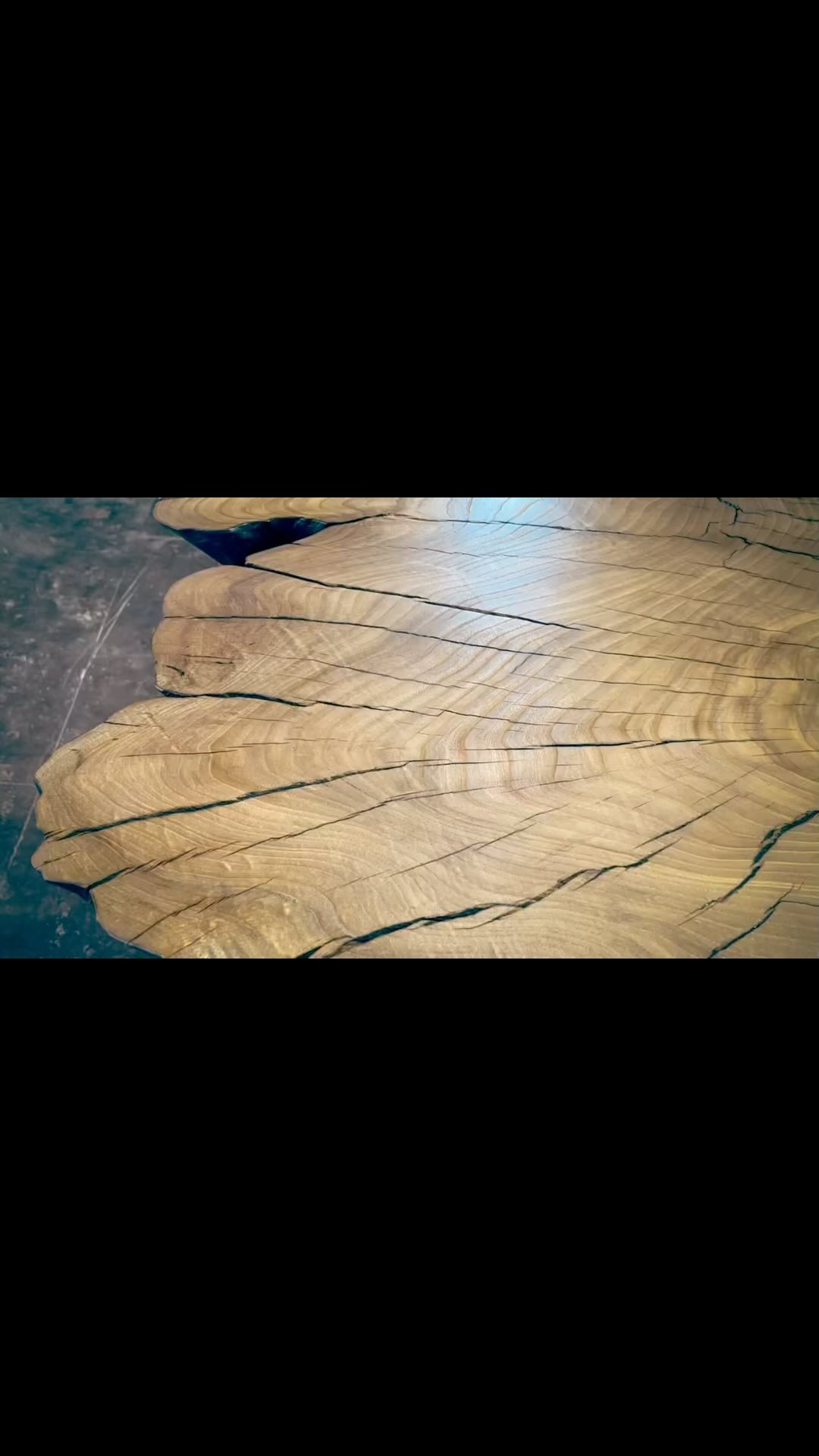My beautiful American Elm table is finally for sale. Charred ‘sho sugi ban’ edges with a gorgeous natural satin top. The organic curvature of these edges are breathtaking. Please DM me if you’re interested this distinctive one of a kind heirloom piece.
…
#StumpfWoodworks #MakeGaragesDirtyAgain #TreeToTable #Lacquer4ever #ModernRustic #ReclaimedBeauty #LiveEdge #shosugiban #Urbanwood #HandcraftedFurniture #SustainableFurniture #NevadaArt #LiveEdgeFurniture #RusticModern #Woodworking #Handmade #Organic #RenoMade #MountainModern #MadeInReno #BespokeFurniture