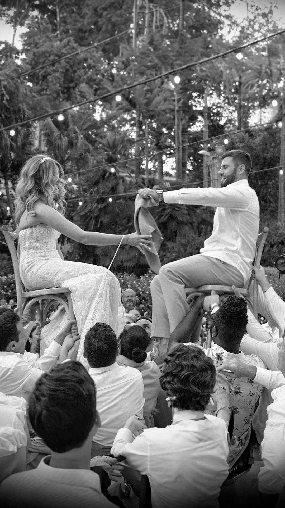 Welcome to the Theater of Dreams
Filled with so much love, unwavering support and boundless fun!
Thank you all for being a part of it!
WP @elegantebymichellej
Video @soul_weddings
Band @totemsuperstars
Deco @paularooneyfloraldesigner
Photo @violetaminnickphotography
MUA @weddingsbyrebeccaspendlove
Venue @jardinesdealfabia
Catering @grupoamida
Sound @lomusic.es