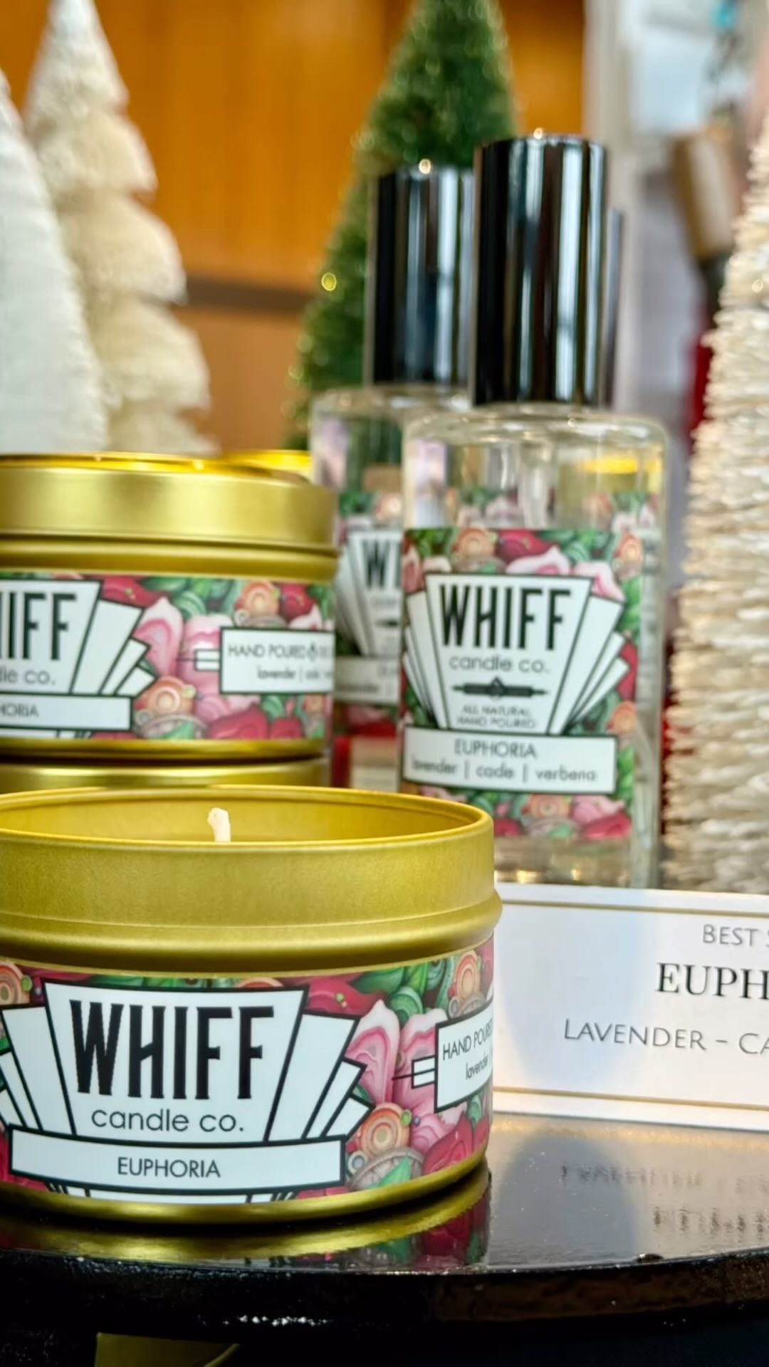 THANK YOU @elegant_elf_marketplace! You really know how to show folks a good time. Always a fantastic show!!!!
It was so good to see old friends and make news ones. I enjoyed seeing/meeting all of you.
Until next time. ❤️❤️❤️❤️
#whiffcandlecompany #whiffcandleco #soycandles #handpoured #elegantelfmarketplace #smallbatch #giftideas #homedecor #homedesign #luxurylifestyle #luxurycandles #hostessgift #teachergifts #stockingstuffers #youdeservenicethings