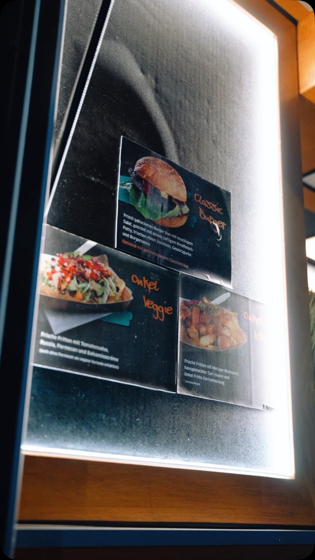 Frisch, kreativ und mit ganz viel Liebe 🧡 für euch zubereitet - so sieht Catering bei uns aus!
Egal ob Business-Event, Hochzeit oder private Feier - wir bringen den Geschmack und immer gute Laune zu euch!
Jetzt anfragen und genießen 👉🏻 info@onkel-fritts.de
#OnkelFritts #CateringLiebe #EventCatering #FoodieMomente #LeckerSchmecker #GenussMomente