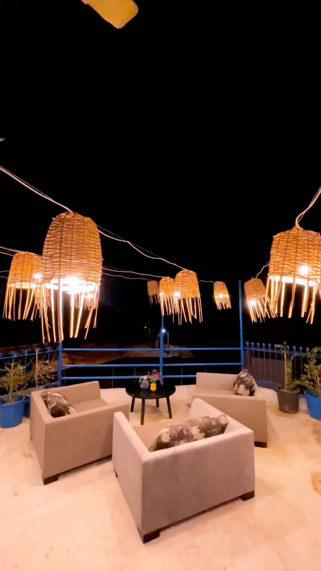 Découvrez Le Loft à Tozeur! Avec sa terrasse sur le toit, nous vous garantissons une vue incroyable sur le désert et la palmeraie de Tozeur. Écrivez nous pour toute demande de réservation 😍
📍Tozeur
#tozeur #tunisie #visittunisia #sahara #desert #expedition #rental #airbnb #bookingcom #booking #adventure #aventure